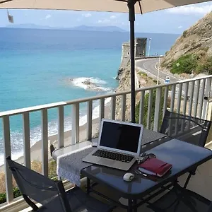 Appartamento Laguna Blu Davanti Alle Isole Eolie, Piraino